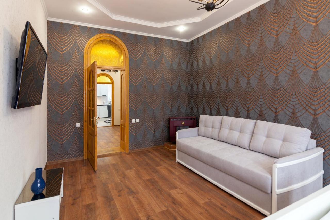 Leogrand Apartments Panteleimona Kulisha 27 Львів Екстер'єр фото