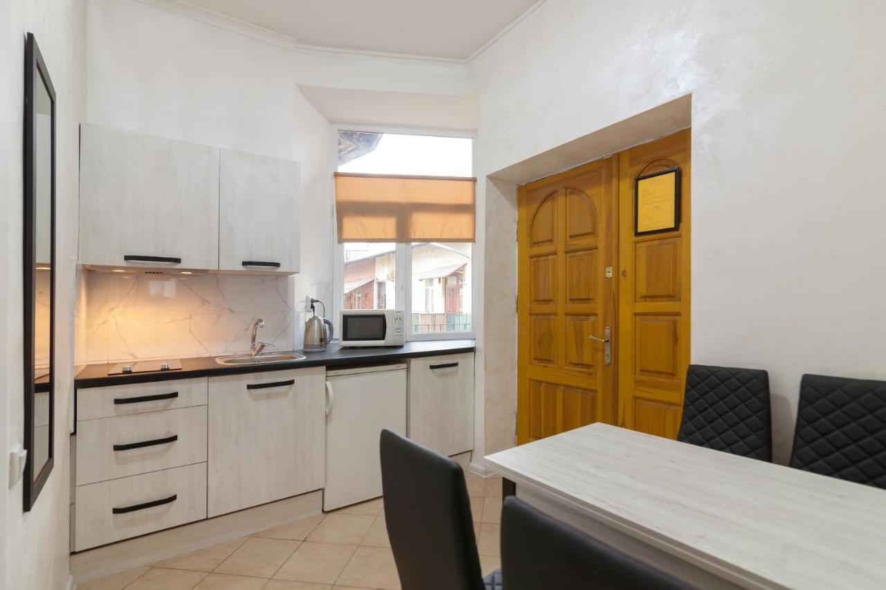 Leogrand Apartments Panteleimona Kulisha 27 Львів Екстер'єр фото