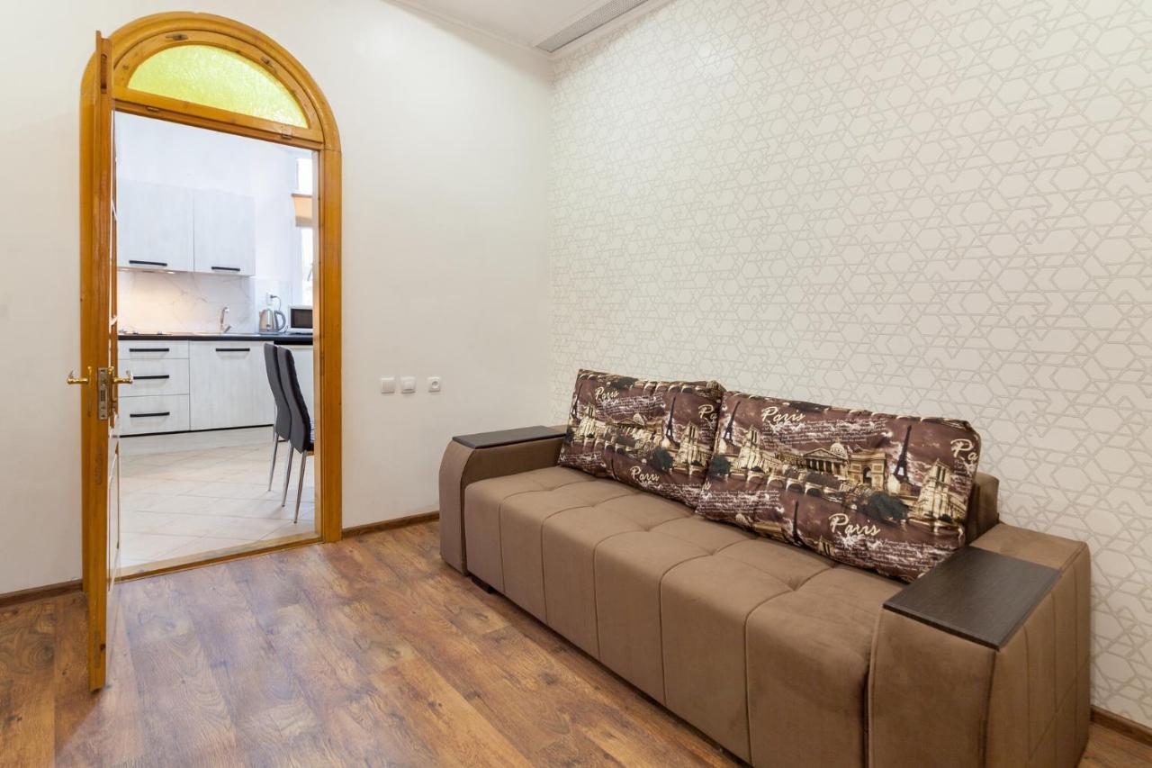 Leogrand Apartments Panteleimona Kulisha 27 Львів Екстер'єр фото